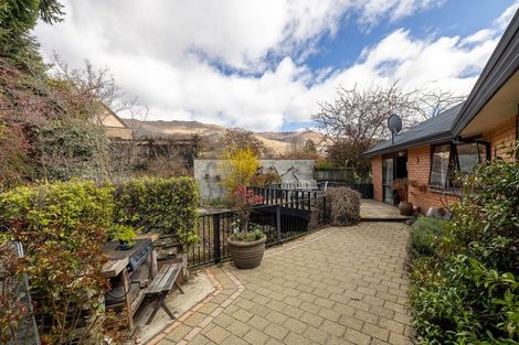 Photo of property in 7 Redwood Lane, Wanaka, 9305