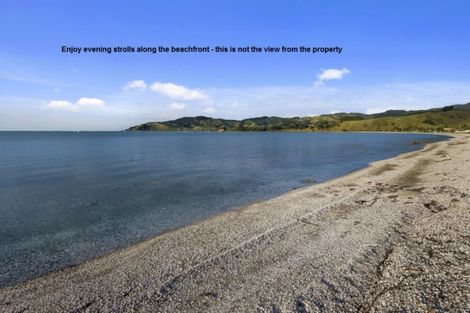 Photo of property in 3 Karaka Road, Kawakawa Bay, Papakura, 2585