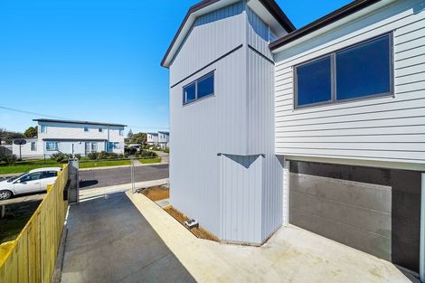 Photo of property in 11 Healy Road, Manurewa, Auckland, 2102