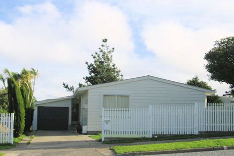Photo of property in 15 Kaitangata Crescent, Kelson, Lower Hutt, 5010