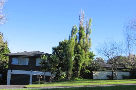 Photo of property in 3 Goodwood Drive, Goodwood Heights, Auckland, 2105