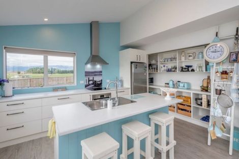 Photo of property in 111 Strathnaver Drive, Waikawa Beach, Levin, 5573