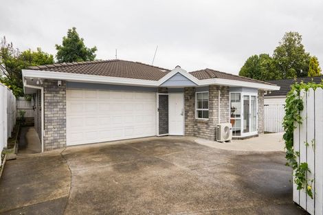 Photo of property in 2/45 Great South Road, Papakura, 2110