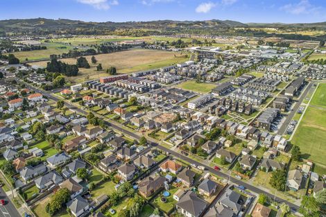 Photo of property in 25 Arimu Road, Papakura, 2110