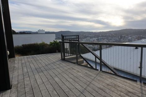 Photo of property in 1b Robieson Lane, Roseneath, Wellington, 6011