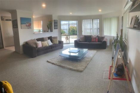 Photo of property in 38 Cyclamen Road, Mangere, Auckland, 2022