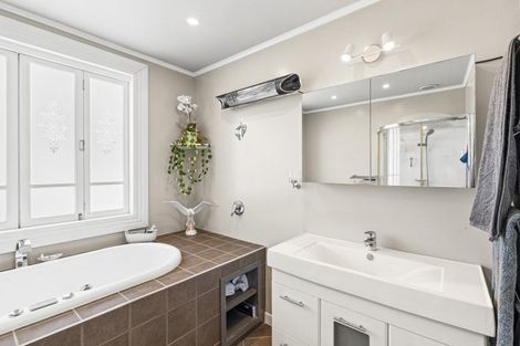 Photo of property in 33 Skerman Street, Marton, 4710