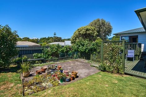 Photo of property in 8 Ross Grove, Paraparaumu, 5032