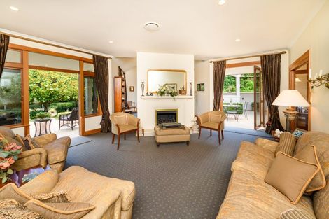 Photo of property in 5 Waicola Drive, Fitzherbert, Palmerston North, 4471