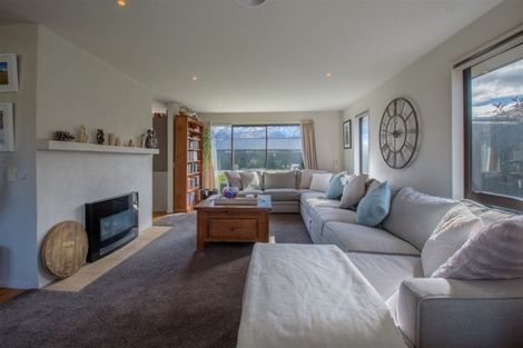 Photo of property in 21 De Bettencor Place, Mount Pisa, Cromwell, 9383