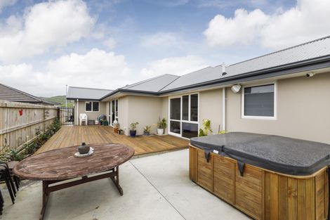 Photo of property in 6 Cyprus Place, Fitzherbert, Palmerston North, 4410