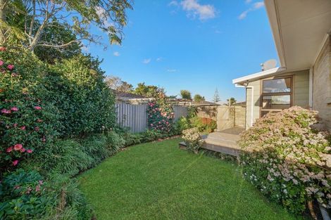 Photo of property in 2/13 Northall Road, New Lynn, Auckland, 0600