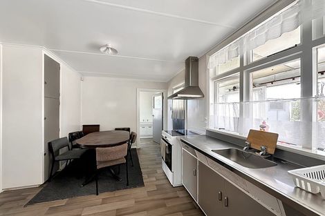 Photo of property in 18 Cornfoot Street, Castlecliff, Whanganui, 4501