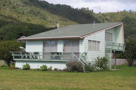 Photo of property in 32 Pauanui Beach Road, Pauanui, Hikuai, 3579