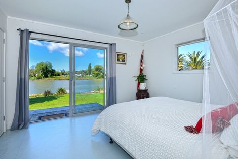 Photo of property in 14 Monkhouse Street, Tolaga Bay, 4077