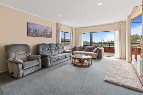 Photo of property in 41 Kate Sheppard Avenue, Torbay, Auckland, 0630