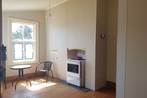 Photo of property in 46 Vivian Street, New Plymouth, 4310