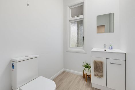 Photo of property in 30 Mccaughan Street, Browns, Winton, 9781