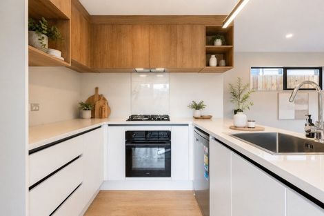 Photo of property in 6b Kaweka Street, New Lynn, Auckland, 0600