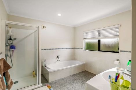 Photo of property in 5/102 Greenhithe Road, Greenhithe, Auckland, 0632