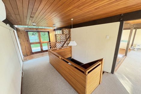 Photo of property in 28 Napier Street, Karaka Bays, Wellington, 6022