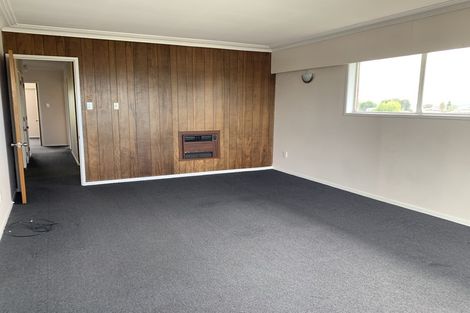 Photo of property in 4206 Great North Road, Glendene, Auckland, 0602