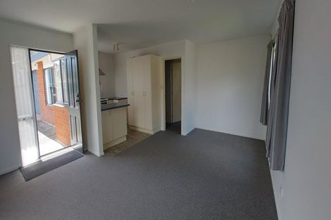 Photo of property in 1/10 Netherlands Avenue, Kelston, Auckland, 0602