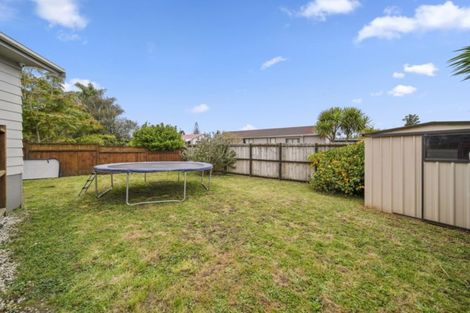 Photo of property in 5 Darren Crescent, Half Moon Bay, Auckland, 2012