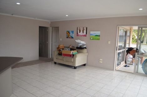 Photo of property in 2 Millie Court, Papamoa Beach, Papamoa, 3118