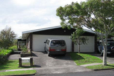 Photo of property in 35 Fordyce Avenue, Sunnyhills, Auckland, 2010