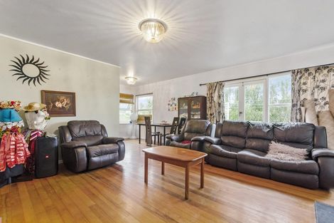 Photo of property in 139 View Road, Sunnyvale, Auckland, 0612