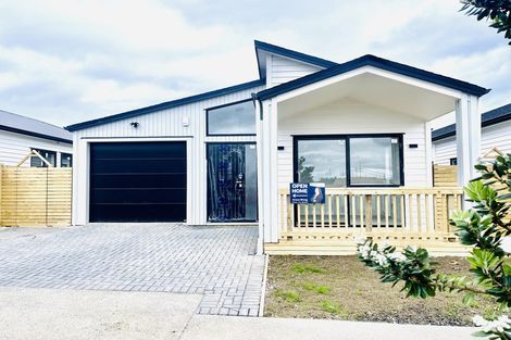 Photo of property in 17 Cronshaw Road, Karaka, Papakura, 2113