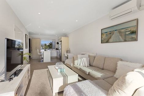 Photo of property in 6 Shelduck Way, Hobsonville, Auckland, 0616