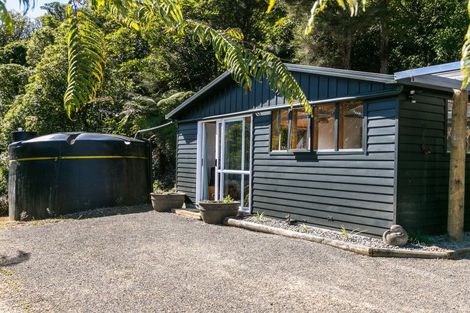 Photo of property in 215 Queen Charlotte Drive, Havelock, Picton, 7281