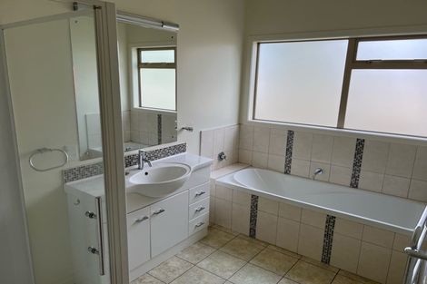 Photo of property in 18 Pukemere Way, Pukerua Bay, 5026