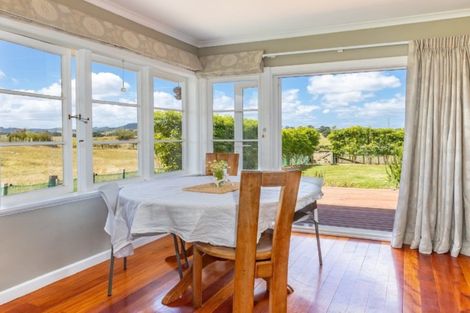 Photo of property in 31 Ranganui Road, Kaiwaka, 0573