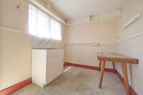 Photo of property in 20 Sullivan Avenue, Mangere Bridge, Auckland, 2022