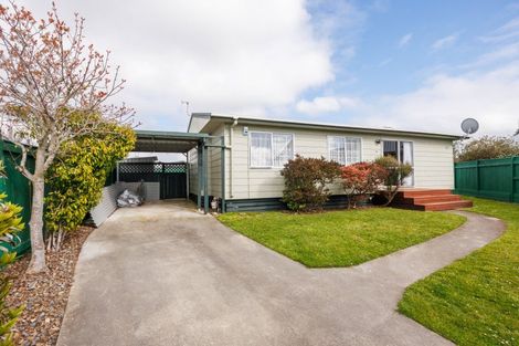 Photo of property in 28 Tiller Close, Kelvin Grove, Palmerston North, 4414