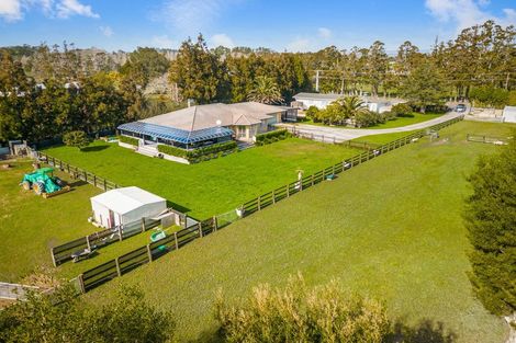 Photo of property in 278 Boord Crescent, Kumeu, 0891