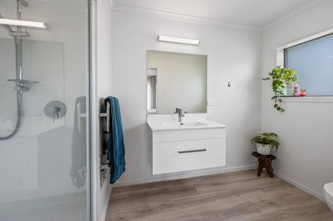 Photo of property in 8 Larches Lane, Kinloch, Taupo, 3377