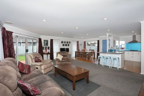 Photo of property in 3 Guthrie Court, Bulls, 4818