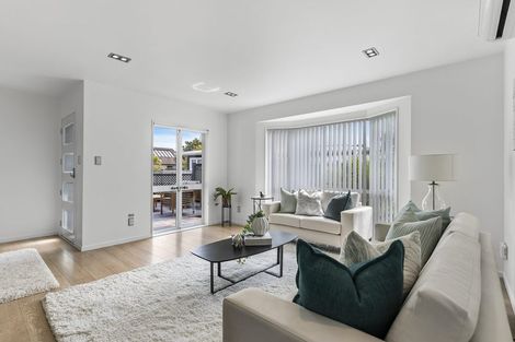 Photo of property in 1/73 Shakespeare Road, Milford, Auckland, 0620