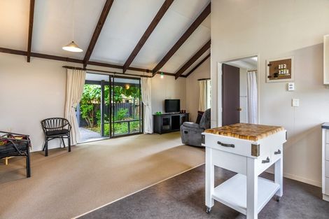 Photo of property in 17 Holland Grove, Richmond Heights, Taupo, 3330