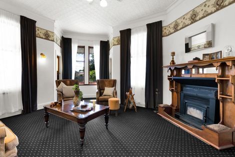 Photo of property in 68 Collins Street, Hawera, 4610