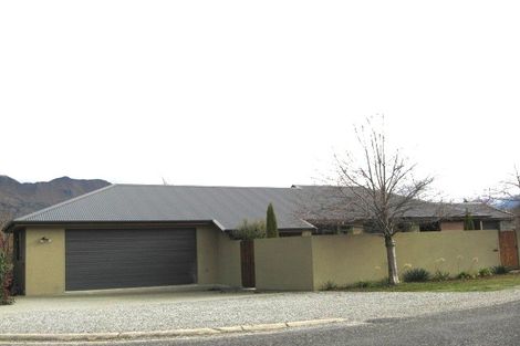 Photo of property in 194 Beacon Point Road, Wanaka, 9305