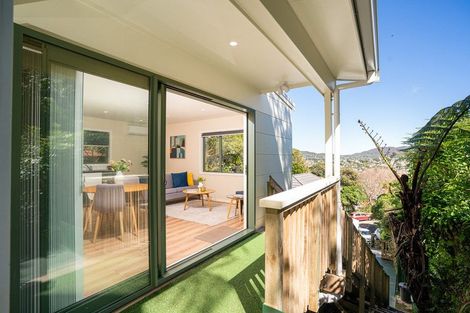 Photo of property in 2 Huntingdon Street, Northland, Wellington, 6012