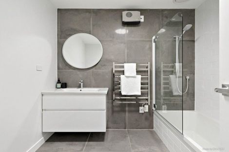 Photo of property in 2/12 Stanley Street, Berhampore, Wellington, 6023