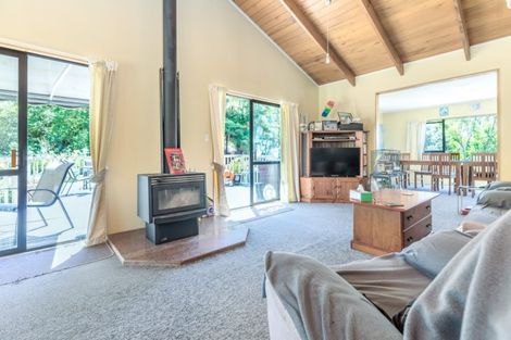 Photo of property in 2a Parklands Avenue, Swanson, Auckland, 0612