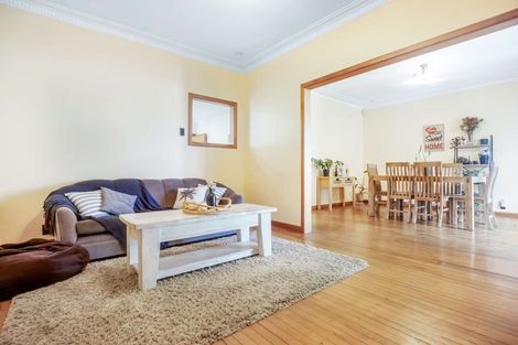 Photo of property in 17 Howden Street, Waiuku, 2123