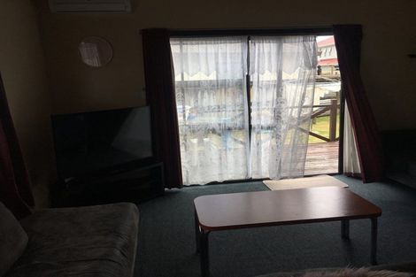 Photo of property in 180 Old Wairoa Road, Papakura, 2110